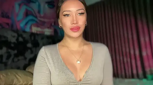 Snapshot of Jasmine_Elcock chatting on 03/17/25, 08:19 Jasmine Elcock online show from 03/17/25, 08:19