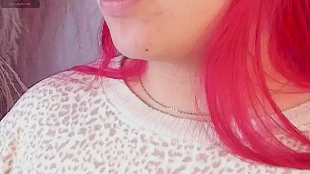 Snapshot of SophieRossi chatting on 02/08/25, 04:25 SophieRossi online show from 02/08/25, 04:25