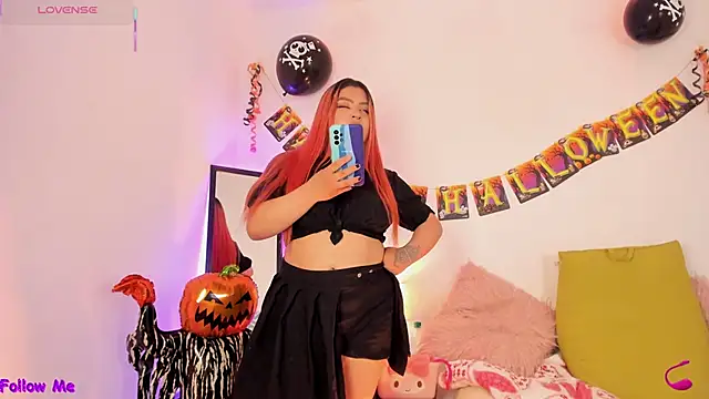 Snapshot of SophieRossi chatting on 10/30/25, 04:30 SophieRossi online show from 10/30/25, 04:30