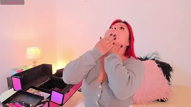 Snapshot of SophieRossi chatting on 11/14/25, 03:38 SophieRossi online show from 11/14/25, 03:38