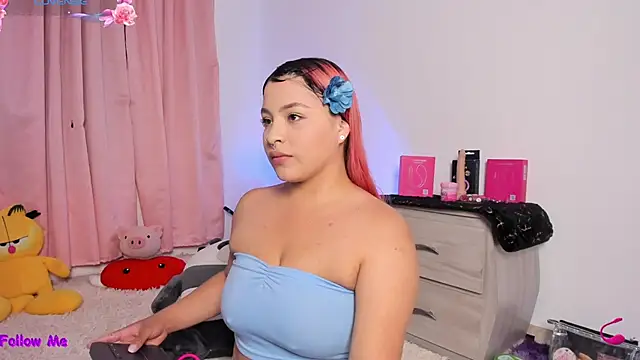 Snapshot of SophieRossi chatting on 02/22/26, 03:18 SophieRossi online show from 02/22/26, 03:18