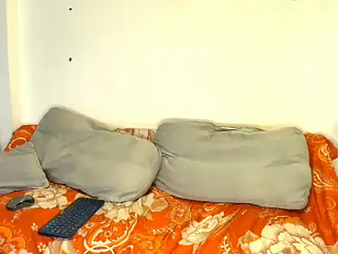 Snapshot of thai_pussy_yummy chatting on 11/10/25, 10:14 thai pussy yummy online show from 11/10/25, 10:14