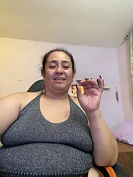 Snapshot of agathaxxx-69 chatting on 03/26/26, 04:18 agathaxxx-69 online show from 03/26/26, 04:18