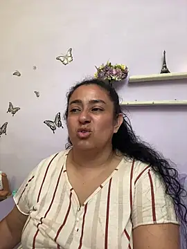 Snapshot of agathaxxx-69 chatting on 04/15/26, 08:20 agathaxxx-69 online show from 04/15/26, 08:20