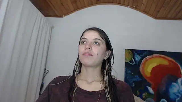 Snapshot of mariecam420 chatting on 10/20/25, 04:29 mariecam420 online show from 10/20/25, 04:29
