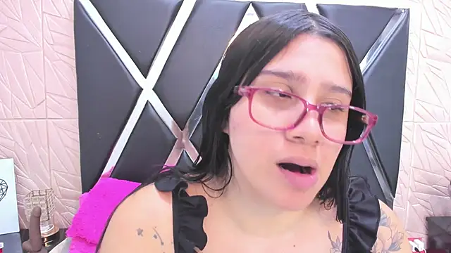 Snapshot of MiaCelestte chatting on 01/28/25, 11:07 MiaCelestte online show from 01/28/25, 11:07