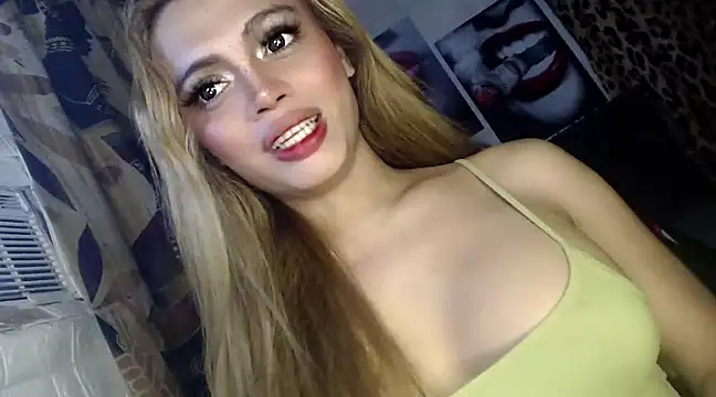 Snapshot of barbie_ivana chatting on 02/15/25, 10:00 barbie ivana online show from 02/15/25, 10:00