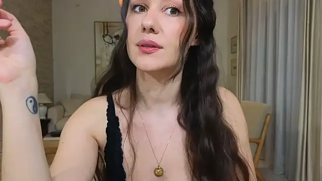 Snapshot of diamond_desiree chatting on 03/15/26, 10:38 diamond desiree online show from 03/15/26, 10:38