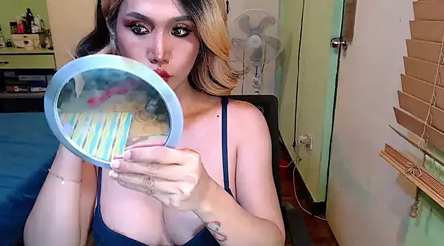 Snapshot of Ezradeliciosa chatting on 02/20/25, 07:01 Ezradeliciosa online show from 02/20/25, 07:01