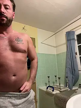 Snapshot of 2guysforu chatting on 02/15/25, 05:39 2guysforu online show from 02/15/25, 05:39