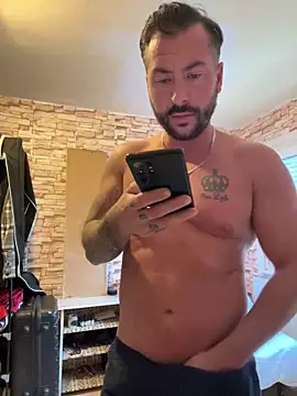 Snapshot of 2guysforu chatting on 03/16/25, 06:31 2guysforu online show from 03/16/25, 06:31