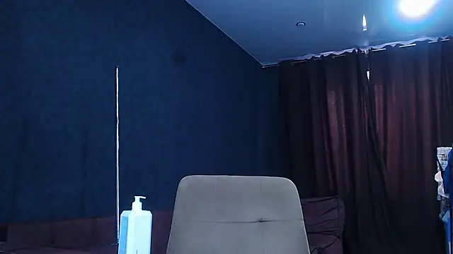 Snapshot of muscularjohnforuX chatting on 09/24/25, 07:44 muscularjohnforuX online show from 09/24/25, 07:44