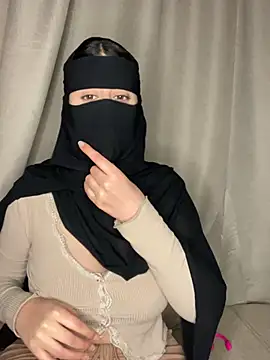 Snapshot of arabiaAna chatting on 02/07/26, 10:02 arabiaAna online show from 02/07/26, 10:02