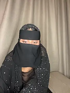 Snapshot of arabiaAna chatting on 02/14/26, 12:18 arabiaAna online show from 02/14/26, 12:18