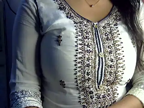 Snapshot of SiaraSiyA chatting on 01/07/26, 06:43 SiaraSiyA online show from 01/07/26, 06:43