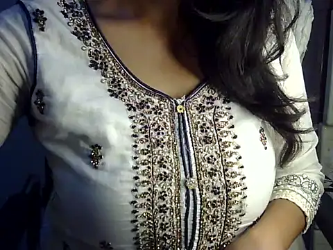 SiaraSiyA online show from 05/13/26, 05:21