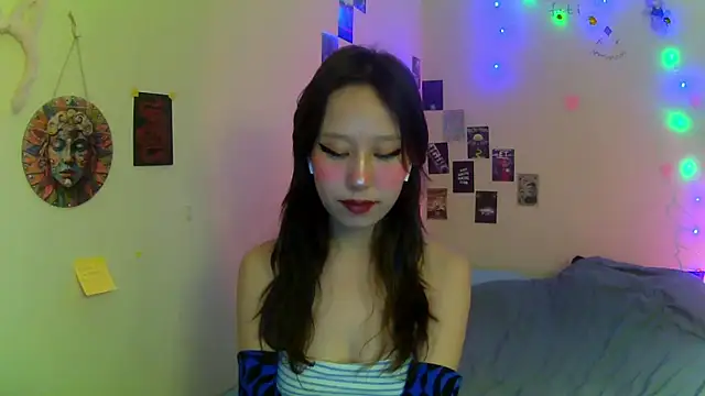 Snapshot of hazelseason chatting on 12/15/25, 10:47 hazelseason online show from 12/15/25, 10:47