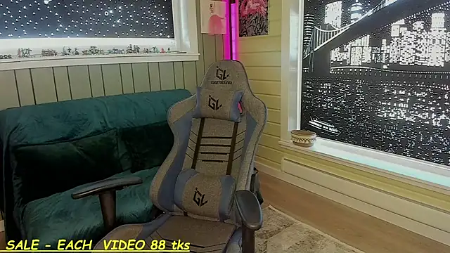 SandyChris online show from 03/17/25, 08:18