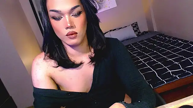 Snapshot of Ur_temptress_sam chatting on 01/22/25, 11:34 Ur temptress sam online show from 01/22/25, 11:34