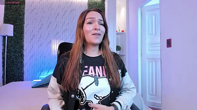 miataylorr1 online show from 12/05/25, 11:41