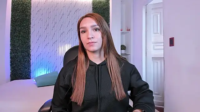 miataylorr1 online show from 02/11/26, 11:59