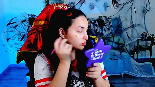 CeceliaJohnson online show from 10/31/25, 08:04