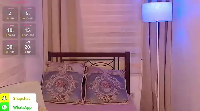 Snapshot of QUEEN_GIAMOORE69 chatting on 01/09/25, 10:20 QUEEN GIAMOORE69 online show from 01/09/25, 10:20