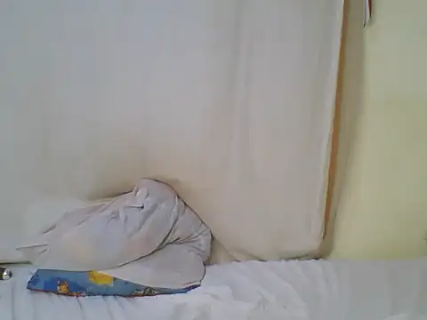 Snapshot of cute_lavenda chatting on 03/25/26, 06:36 cute lavenda online show from 03/25/26, 06:36