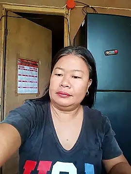 Snapshot of lickmepussy21 chatting on 04/05/26, 11:24 lickmepussy21 online show from 04/05/26, 11:24