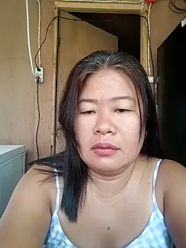 Snapshot of lickmepussy21 chatting on 04/16/26, 10:34 lickmepussy21 online show from 04/16/26, 10:34