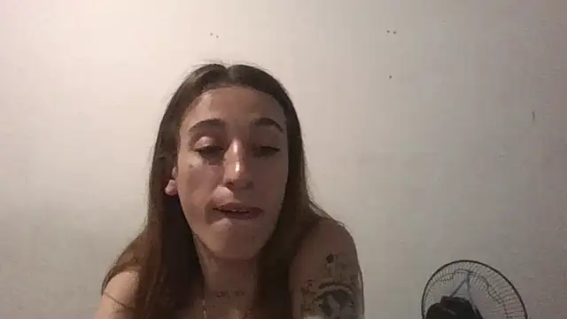 Snapshot of andreahhill chatting on 11/28/25, 07:55 andreahhill online show from 11/28/25, 07:55