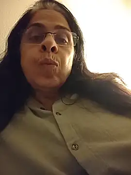 Susannemilf online show from 11/28/25, 05:21