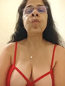 Snapshot of Susannemilf chatting on 03/31/26, 04:18 Susannemilf online show from 03/31/26, 04:18