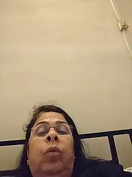 Snapshot of Susannemilf chatting on 04/05/26, 04:04 Susannemilf online show from 04/05/26, 04:04
