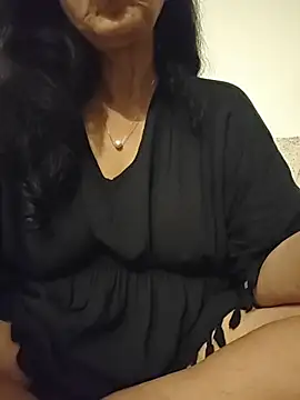Snapshot of Susannemilf chatting on 04/19/26, 06:10 Susannemilf online show from 04/19/26, 06:10