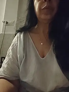 Snapshot of Susannemilf chatting on 04/22/26, 02:07 Susannemilf online show from 04/22/26, 02:07