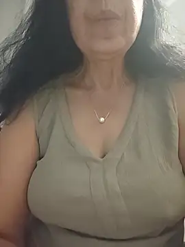 Snapshot of Susannemilf chatting on 05/07/26, 03:39 Susannemilf online show from 05/07/26, 03:39