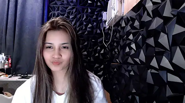 Snapshot of _Bellatrixy_ chatting on 02/04/25, 08:06 Bellatrixy online show from 02/04/25, 08:06