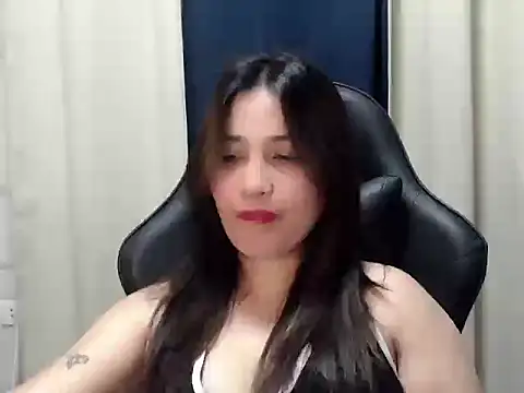 Snapshot of _Bellatrixy_ chatting on 04/16/26, 03:24 Bellatrixy online show from 04/16/26, 03:24
