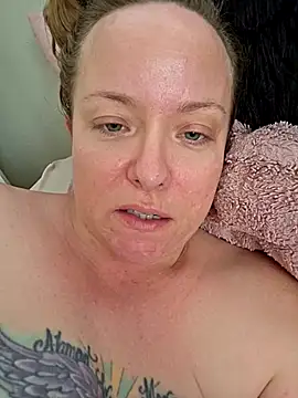 julimonroe online show from 02/28/25, 06:52