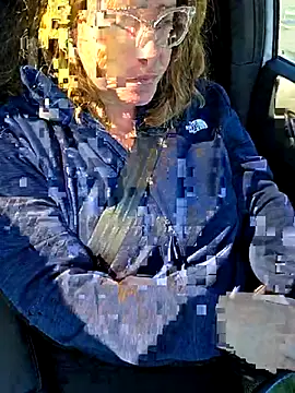 julimonroe online show from 03/04/25, 06:07