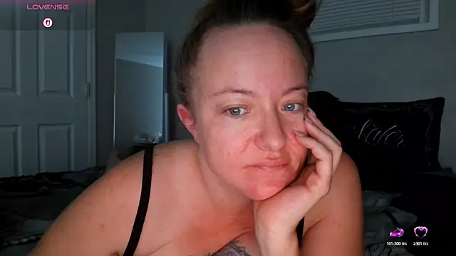 julimonroe online show from 11/15/25, 12:23