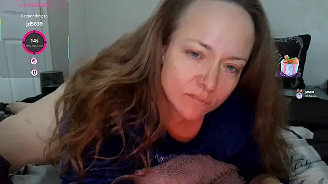 julimonroe online show from 11/30/25, 09:41