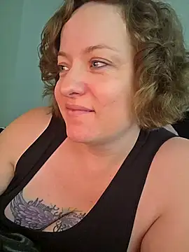 julimonroe online show from 04/29/26, 02:10