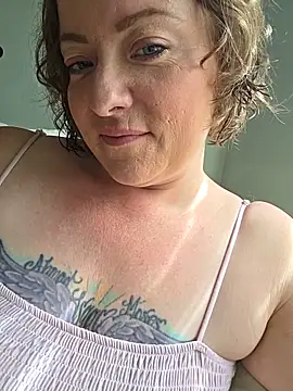 julimonroe online show from 05/26/26, 03:19