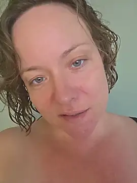 julimonroe online show from 06/06/26, 01:43