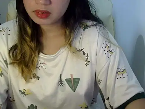    zurIII09  online show from 10/04/25, 07:28