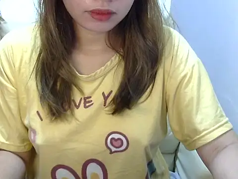    zurIII09  online show from 10/25/25, 06:57