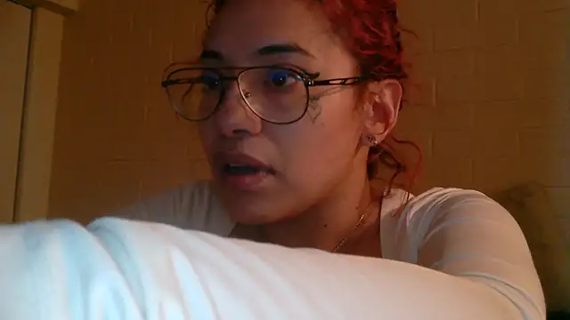 Snapshot of Vixxenn_V chatting on 03/27/26, 03:45 Vixxenn V online show from 03/27/26, 03:45