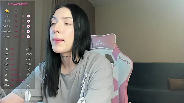 JenniferQueen11 online show from 01/10/25, 07:54